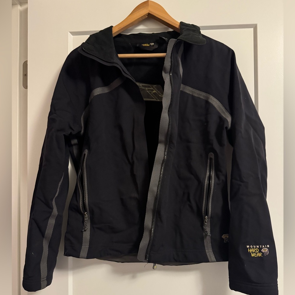 Mountain hardware women’s jacket black